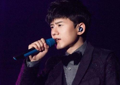 明星耳麦,时尚与音质的完美融合