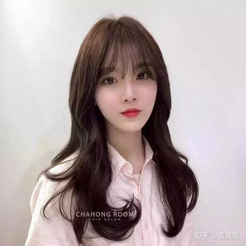 空气刘海像网红,空气刘海打造清新甜美形象